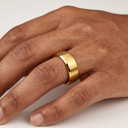 Anillo de Tungsteno Dorado con Biseles