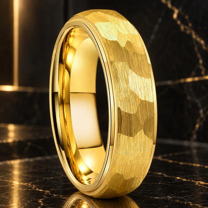 Anillo de Tungsteno Martillado Abombado Escalonado