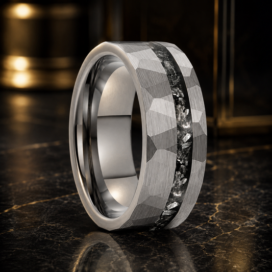 Anillo de Tungsteno Martillado con Meteorito 