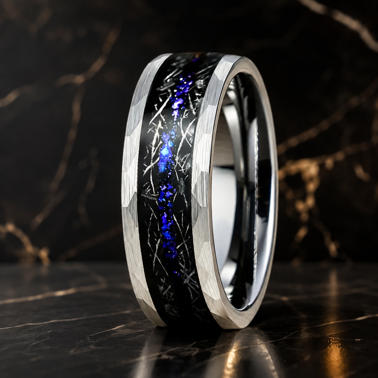 Anillo de Tungsteno Martillado con Ópalo Azul